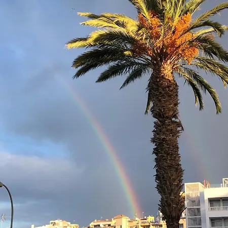 Olivia Sunset Blanco アパート