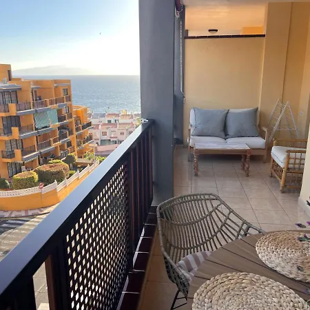 Olivia Sunset Blanco Apartment